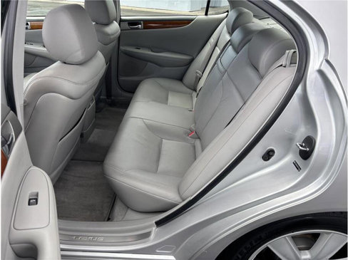 Used 2005 Lexus ES 330 image 12