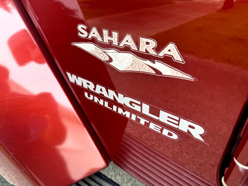 Used 2010 Jeep Wrangler Unlimited Sahara w/ Mopar Chrome Edition Group image 27