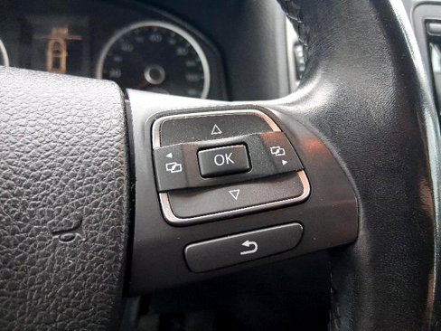 Used 2013 Volkswagen Tiguan S image 23