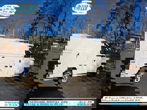 Used 2017 Chevrolet Express 3500 image 8