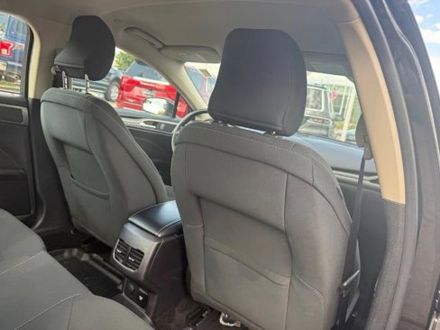 Certified 2018 Ford Fusion SE image 24