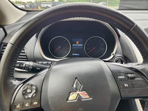 Used 2022 Mitsubishi Eclipse Cross SE image 38