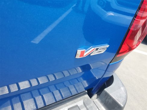 Used 2022 Chevrolet Colorado LT w/ LT Convenience Package image 8