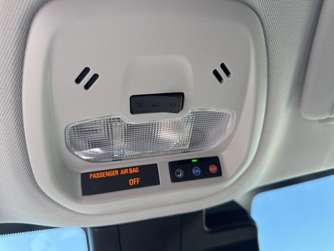 New 2025 Chevrolet Trax LT w/ LT Convenience Package image 16