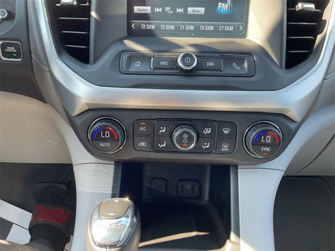 Used 2019 GMC Acadia SLE image 12