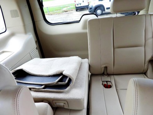 Used 2013 Cadillac Escalade Premium image 40