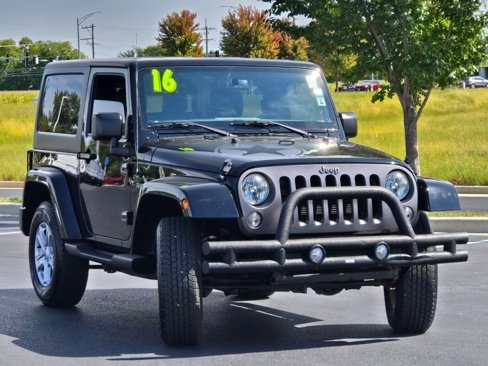 Used 2016 Jeep Wrangler Sport image 5