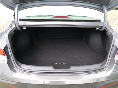 Used 2024 Hyundai Elantra SEL image 12