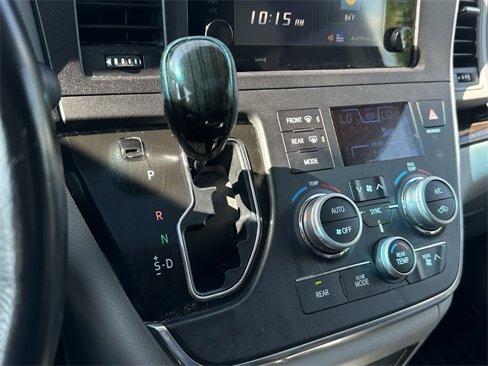 Used 2016 Toyota Sienna XLE image 17