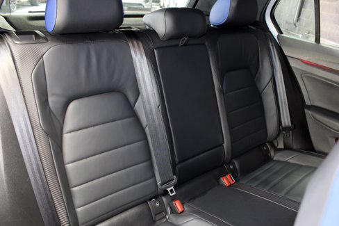Used 2022 Volkswagen Golf R image 38