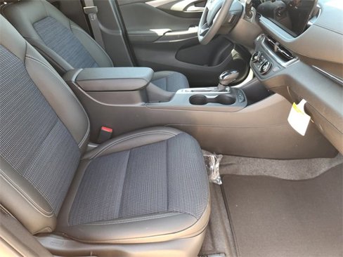 New 2025 Buick Envista Preferred w/ Advanced Safety Package image 11