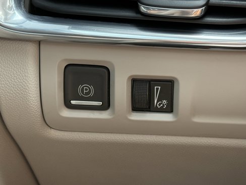 Used 2019 Cadillac XT4 Premium Luxury w/ Cold Weather Package image 27