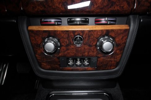 Used 2013 Rolls-Royce Phantom Sedan image 34