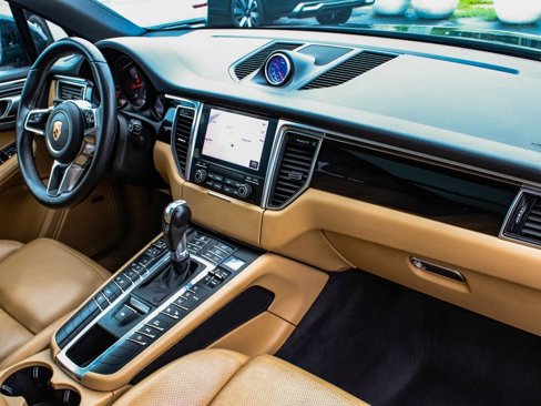 Used 2018 Porsche Macan image 42