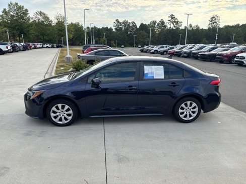 Used 2022 Toyota Corolla LE image 5