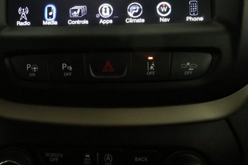 Used 2018 Jeep Cherokee Limited w/ Technology Group image 32