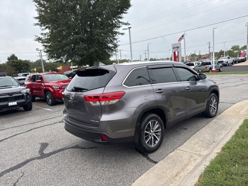 Used 2019 Toyota Highlander XLE image 7