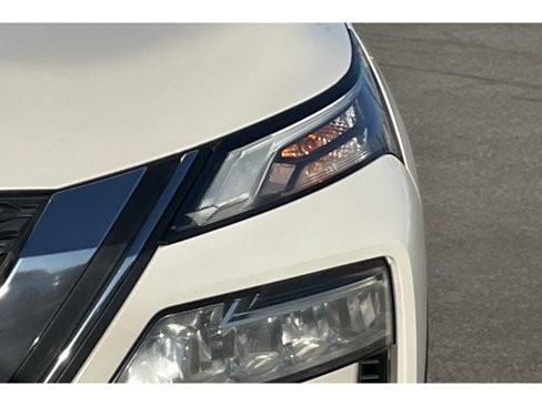 Used 2021 Nissan Rogue SV image 42