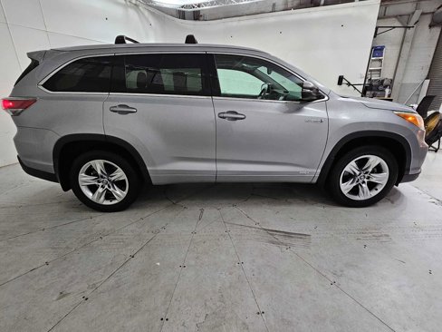 Used 2016 Toyota Highlander Limited image 7