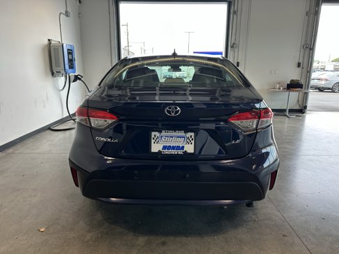 Used 2021 Toyota Corolla LE image 4