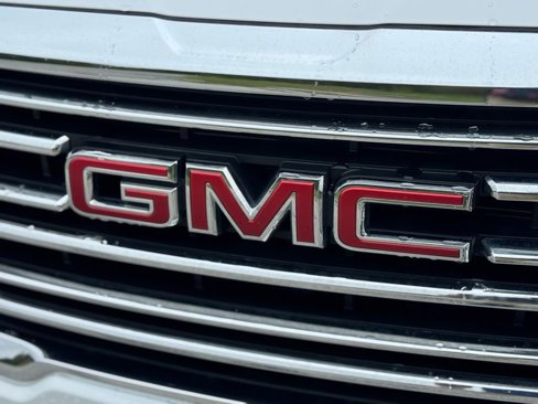 Used 2024 GMC Terrain SLT image 7