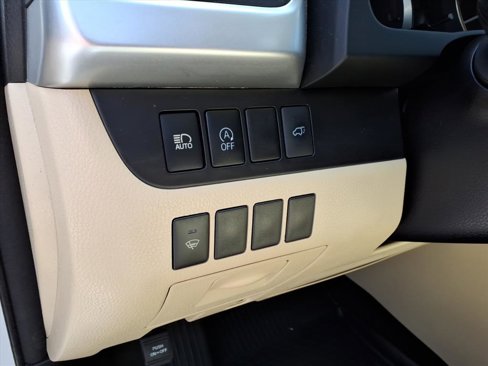 Used 2017 Toyota Highlander XLE image 14