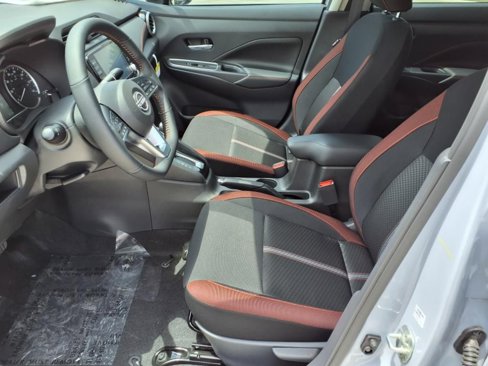 New 2025 Nissan Versa SR w/ Trunk Package image 11