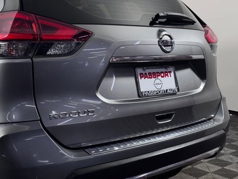 Used 2020 Nissan Rogue S image 8