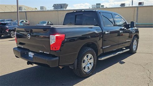 Used 2017 Nissan Titan SV image 8