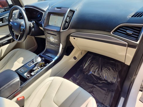 Used 2019 Ford Edge Titanium image 27
