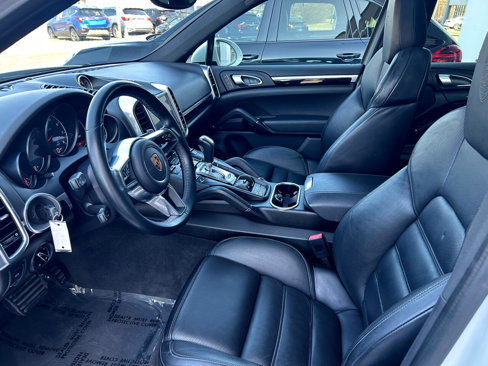 Used 2017 Porsche Cayenne Platinum Edition image 24