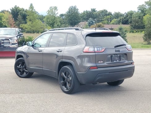 Used 2021 Jeep Cherokee Latitude Plus image 3