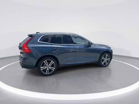 Used 2018 Volvo XC60 T5 Momentum w/ Vision Package image 9