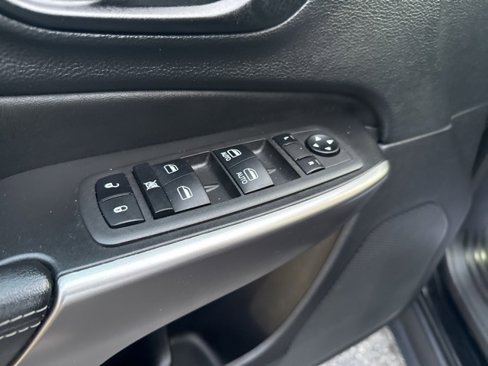 Used 2022 Jeep Cherokee Limited image 13