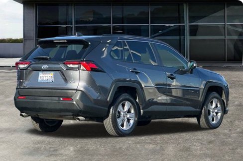Certified 2022 Toyota RAV4 XLE image 5