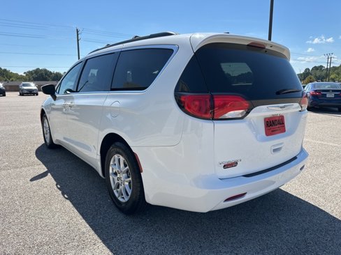Used 2021 Chrysler Voyager Lxi image 5