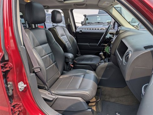 Used 2016 Jeep Patriot High Altitude image 24
