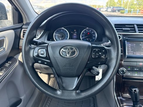 Used 2016 Toyota Camry LE image 15