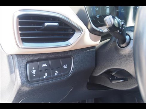 Used 2020 Hyundai Santa Fe SEL w/ Convenience Package image 21