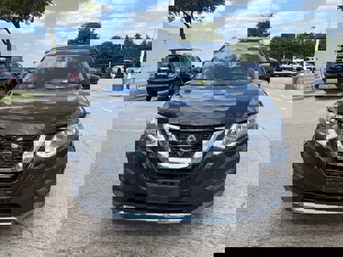 Certified 2019 Nissan Rogue SV image 5