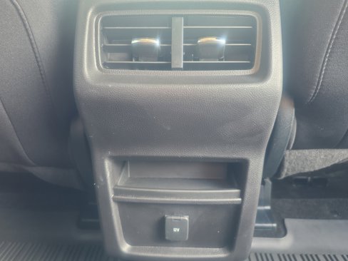 Used 2017 Ford Edge SEL image 16