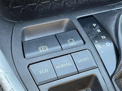 Used 2021 Toyota RAV4 XLE image 28