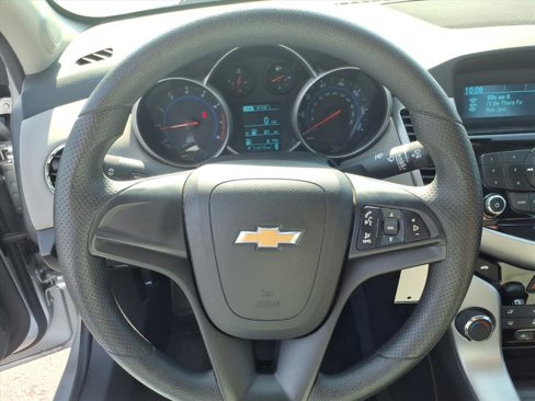 Used 2016 Chevrolet Cruze LS image 15
