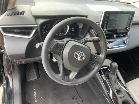 Used 2021 Toyota Corolla LE image 24