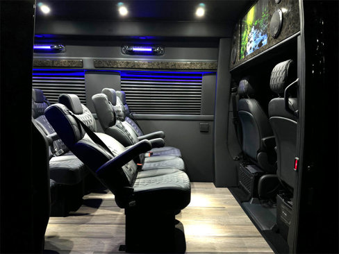Used 2024 Mercedes-Benz Sprinter 3500 image 9