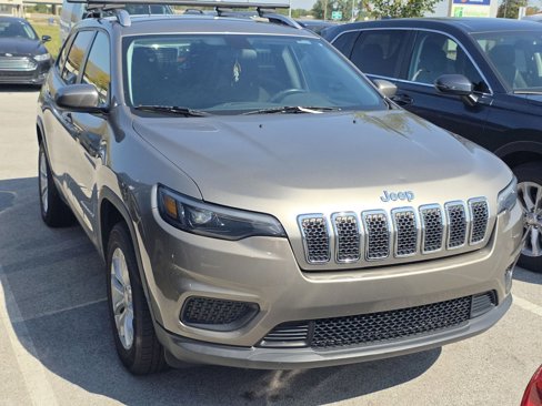 Used 2020 Jeep Cherokee Latitude w/ Cold Weather Group image 2