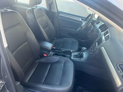 Used 2015 Volkswagen Golf TDI S image 14