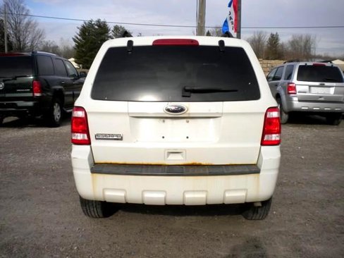 Used 2010 Ford Escape XLT image 4