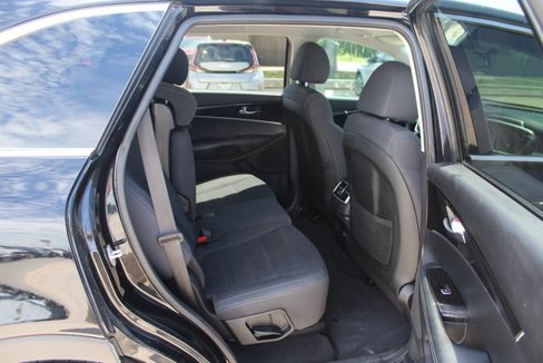 Used 2019 Kia Sorento L image 8