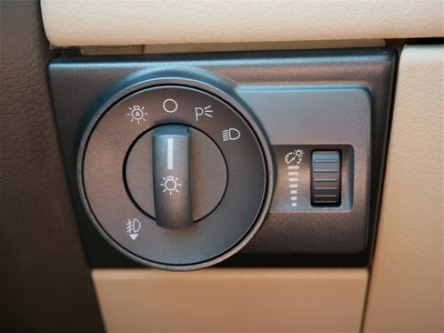 Used 2010 Lincoln MKX 2WD image 17